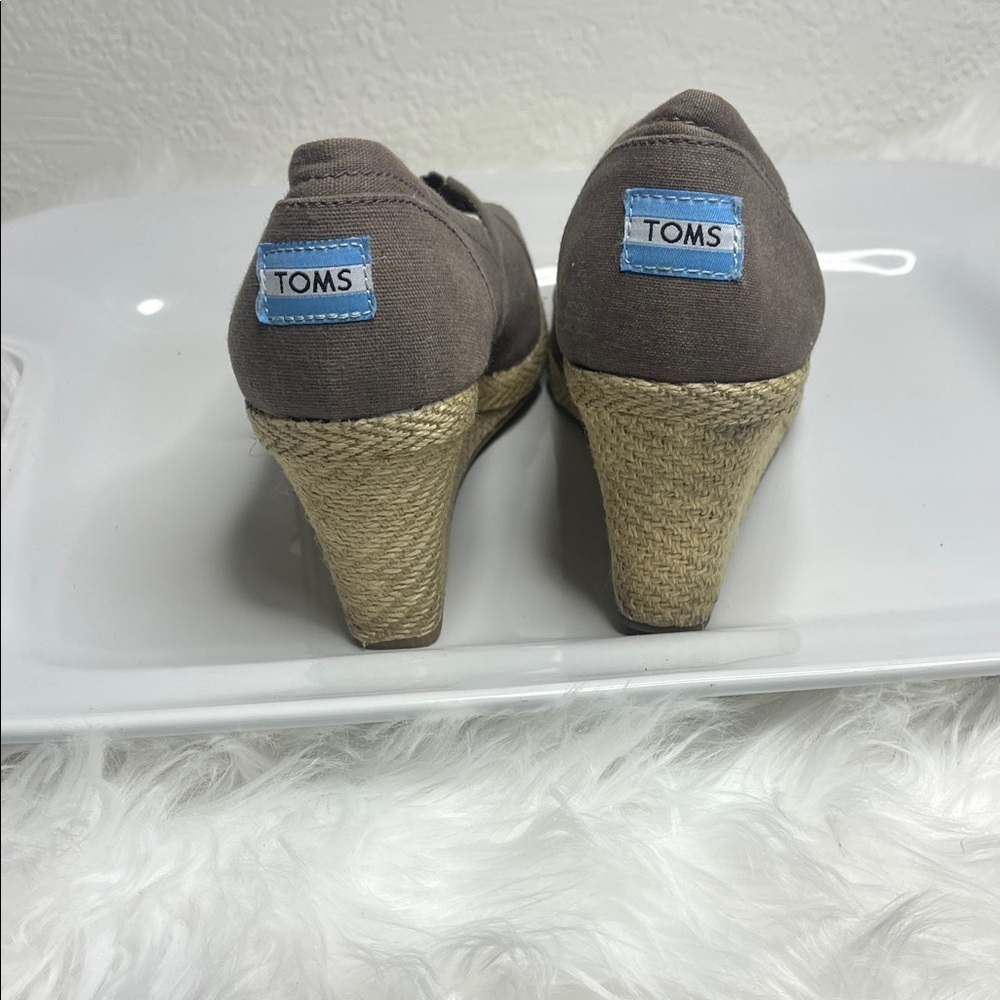 Tom's Brown Wedge Shoes - Picture 3 of 8